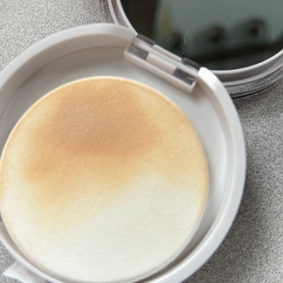 Maybelline super stay 24 hour powder - Picture 2 of 3